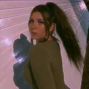 Meet your Posher, Gabriella